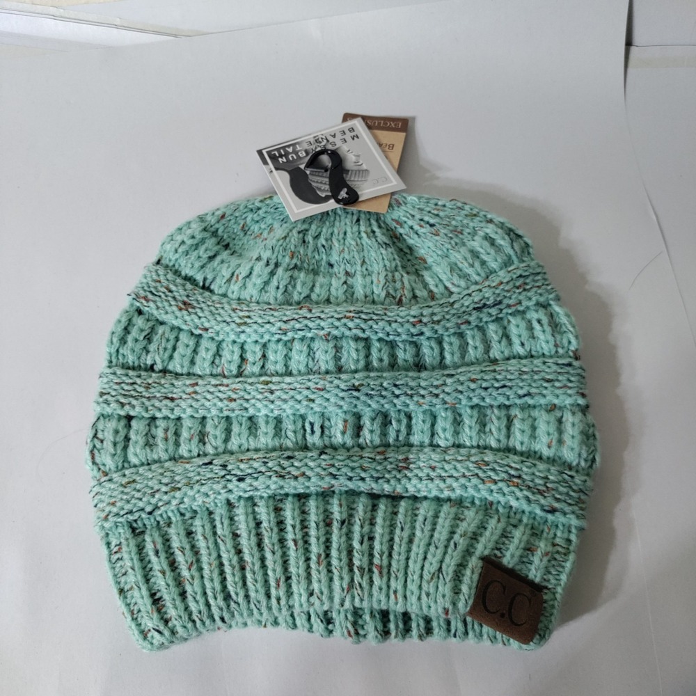 C.C Exclusive Beanie Toque‎ Women One Size Blue Confetti Acrylic Messy Bun NEW